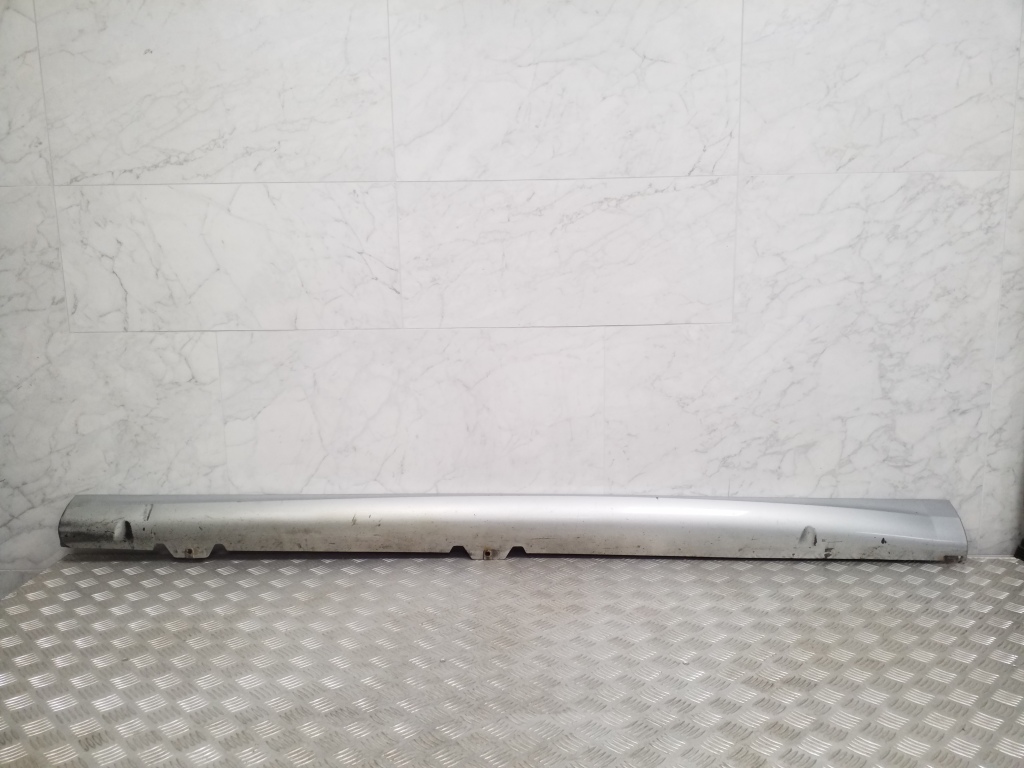 Volkswagen Golf VI (2008–2013) Schwellerverkleidung außen 5K0853855C Volkswagen Golf VI (2008–2013) Schwellerverkleidung außen 5K0853855C