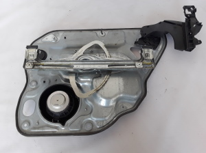VOLVO V50 (2004–2012) Rear side door window regulator 8679082 - 3