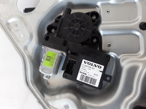 VOLVO V50 (2004–2012) Rear side door window regulator 8679082 - 3