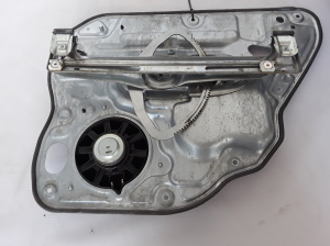 VOLVO V50 (2004–2012) Rear side door window regulator 8679082 - 4