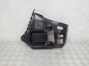 Rear bumper bracket