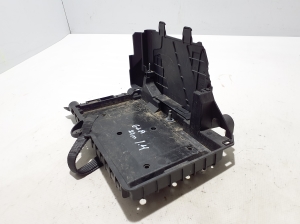 Mercedes Benz GLA-Class H247 (2019–2026) Batteriehalter A1776204201 - 2