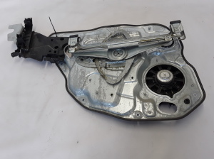 VOLVO V70 III (2007–2017) Rear side door window regulator 30661068 - 3