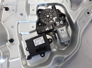 VOLVO V70 III (2007–2017) Rear side door window regulator 30661068 - 4