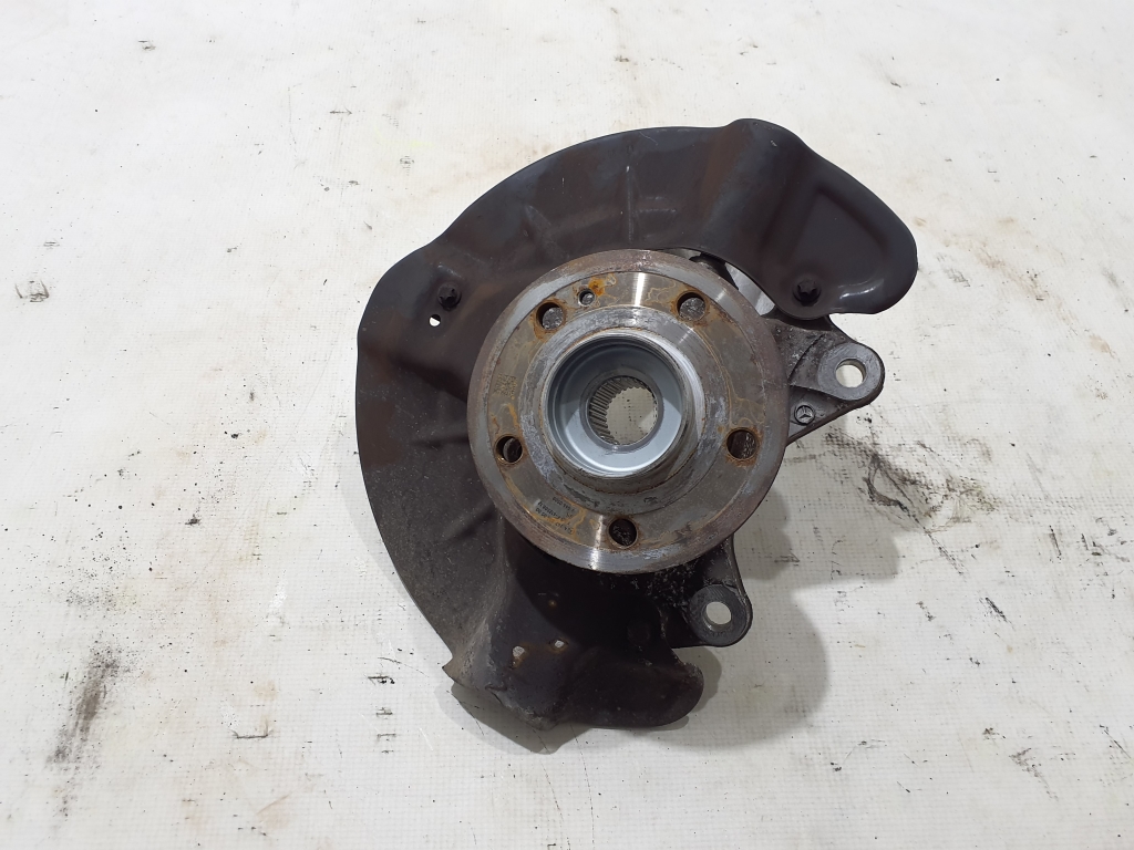 MERCEDES-BENZ GLA-Class H247 (2019-2024) Front Right Wheel Hub A2473320200 24816084