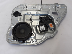 Rear side door window regulator - 8679083