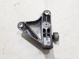  Engine holder 