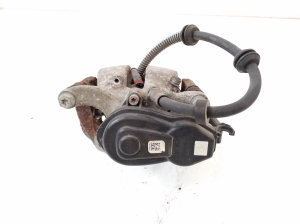  Rear brake caliper 