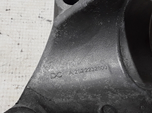 Mercedes Benz GLA-Class H247 (2019–2026) Front drive shaft bracket A2822232600 - 2