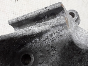 Mercedes Benz GLA-Class H247 (2019–2026) Riemenspannerhalter A2822034300 - 3