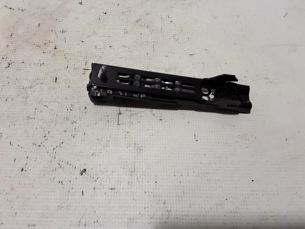 MERCEDES-BENZ GLA-Class H247 (2019-2024) Front Right Seat Belt Height Adjuster A0008607802 24703084