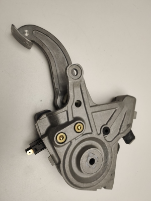 Mercedes Benz CL-Class 215 (1999–2006) Seisupiduri pedaal A2204201584 - 4