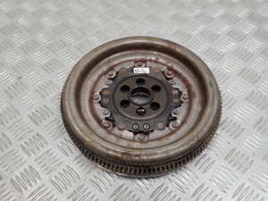  Clutch flywheel 