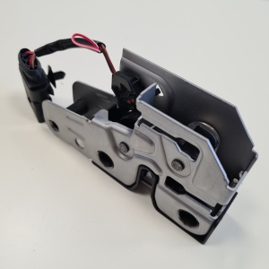 Volkswagen Touareg I (2002–2010) Hood latch 7L0823509C - 2