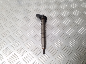  Fuel injector 