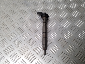  Fuel injector 