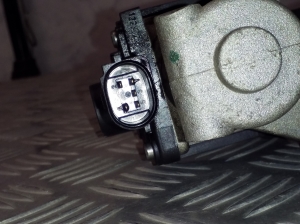  EGR valve 