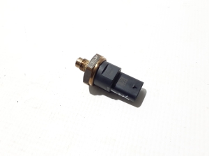  High pressure fuel line sensor 