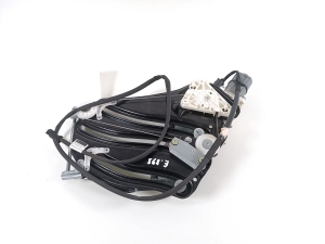 Rear fork windscreen lifter and its components