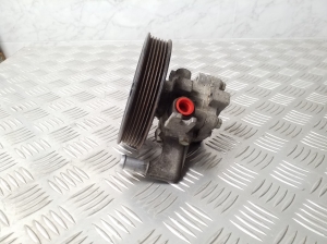Kia Sorento (2009–2014) Power steering pump - 3