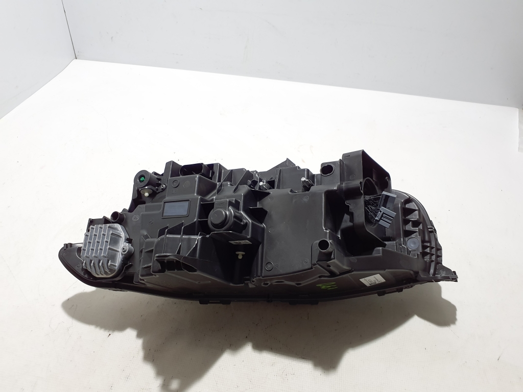 VOLVO XC90 2 generation (2014-2024) Front Right Headlight
