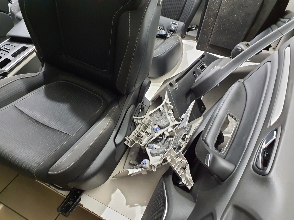 RENAULT Megane 3 generation (2008-2020) Внутренние сиденья с комплектом дверных карт 24770234