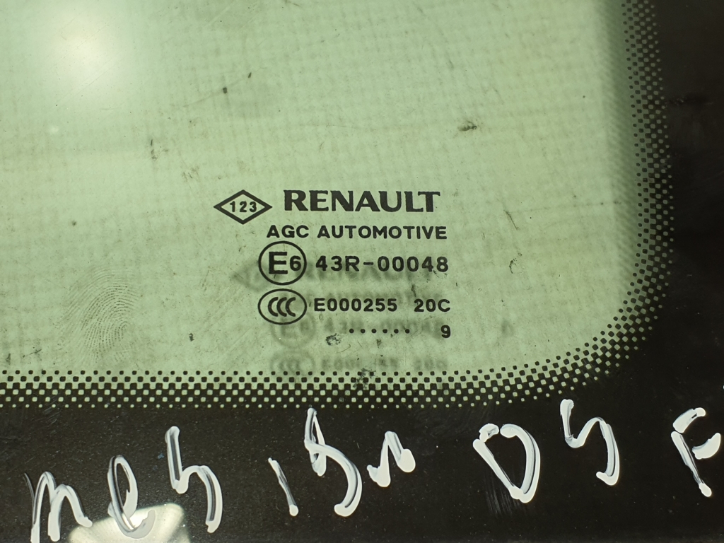 RENAULT Megane 3 generation (2008-2020) Dešinės pusės galinis šoninis kėbulo stiklas 833064816R 24785627
