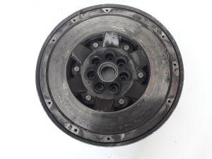  Clutch flywheel 