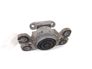 Gearbox mount - BJ327M121AC