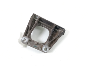 Land Rover Evoque (2011–2018) Front drive shaft bracket BJ324H473AA - 2
