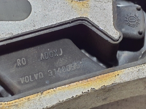  Engine holder 