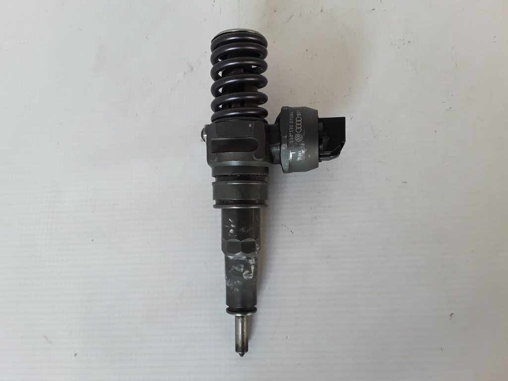 VOLKSWAGEN Caddy 3 generation (2004-2015) Fuel Injector 038130073BN 21080253