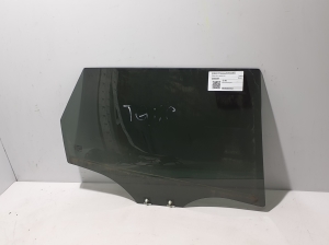 Rear side door glass - 823006630R