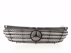  Front grille 