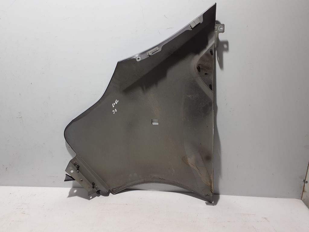 RENAULT Trafic 3 generation (2014-2023) Front Right Fender 631001616R 24831703