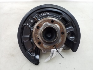 Mercedes Benz A-Class 176 (2012–2018) Rear wheel hub - 2