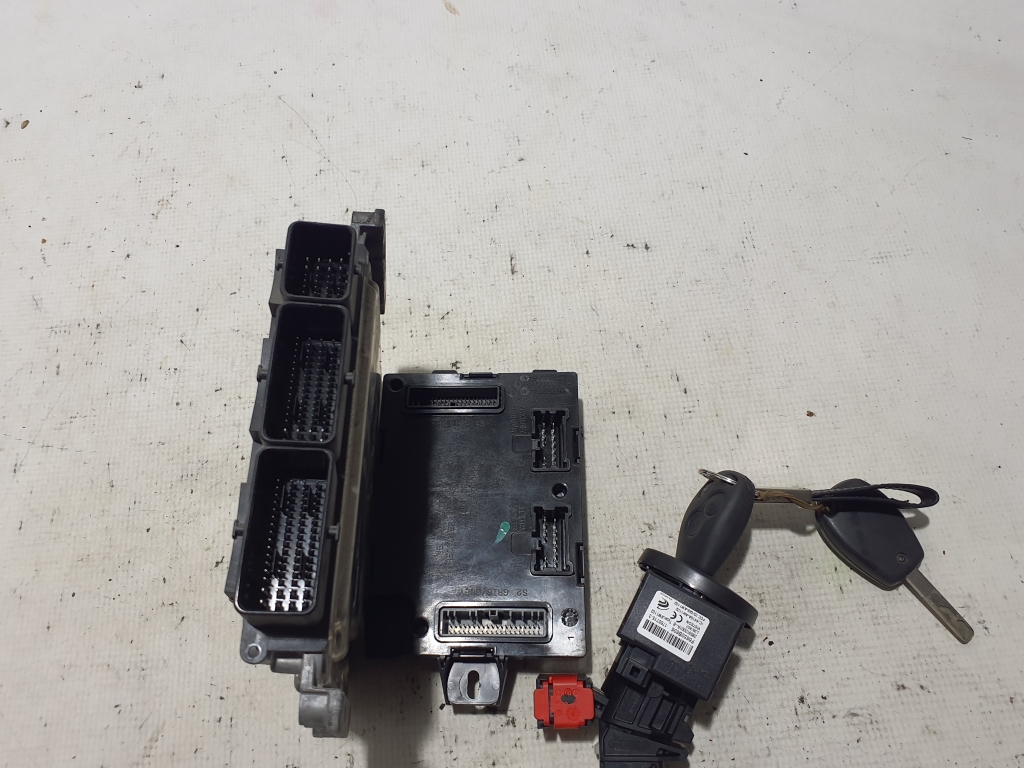 RENAULT Trafic 3 generation (2014-2023) Set pornire motor 24841516