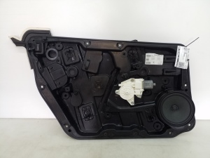Mercedes Benz A-Class 176 (2012–2018) Priekšējo durvju logu pacēlājs un tā daļas A1767206500 - 3