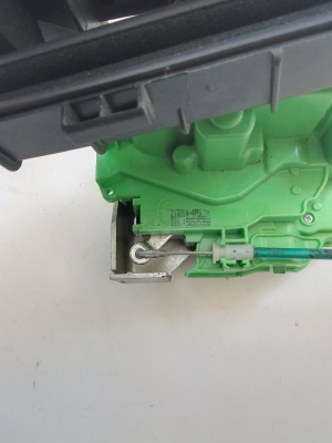 Alfa Romeo Giulietta (2010–2026) Rear side door lock 50525358 - 3