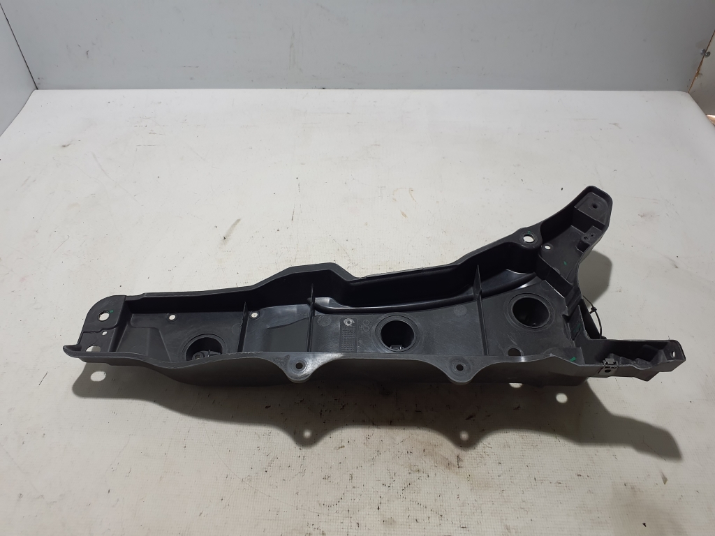 VOLVO XC90 2 generation (2014-2024) Front Left Fender Holder 31391777 24863814