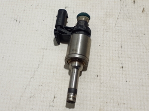   Fuel injector 