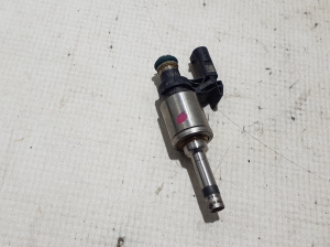  Fuel injector 