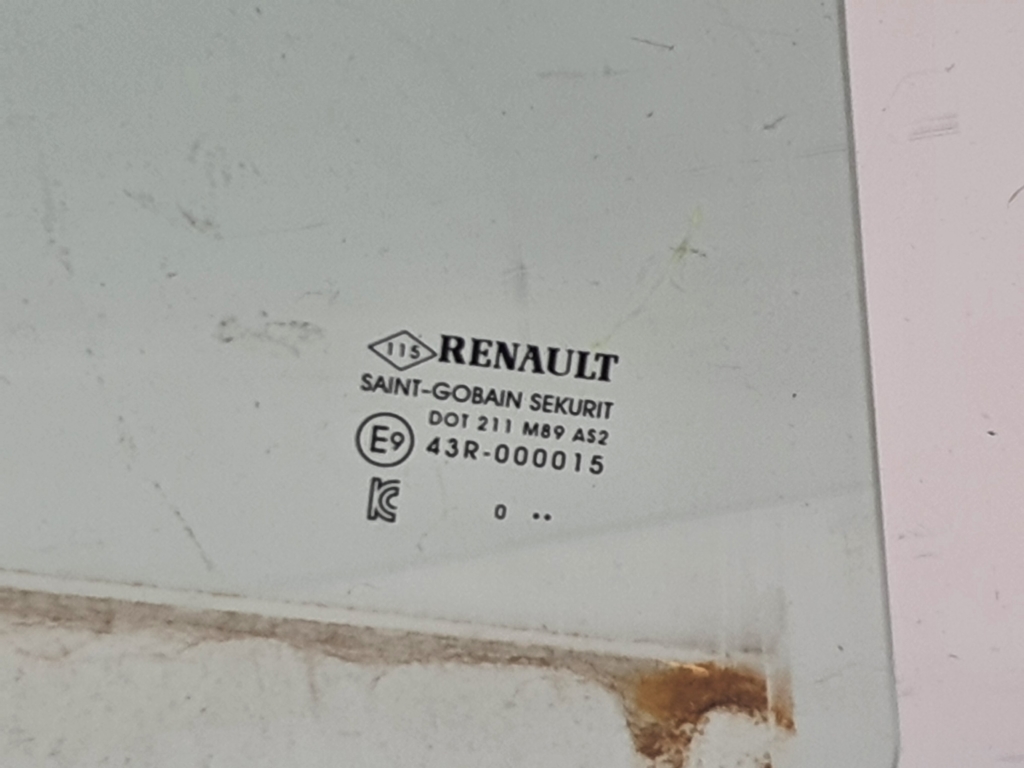 RENAULT Captur 2 generation (2019-2023) Dešinys šoninių durų stiklas 823003946R 24853120