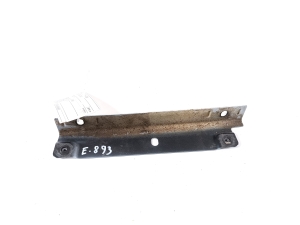 Halter Kotflügel vorne - A1728800714