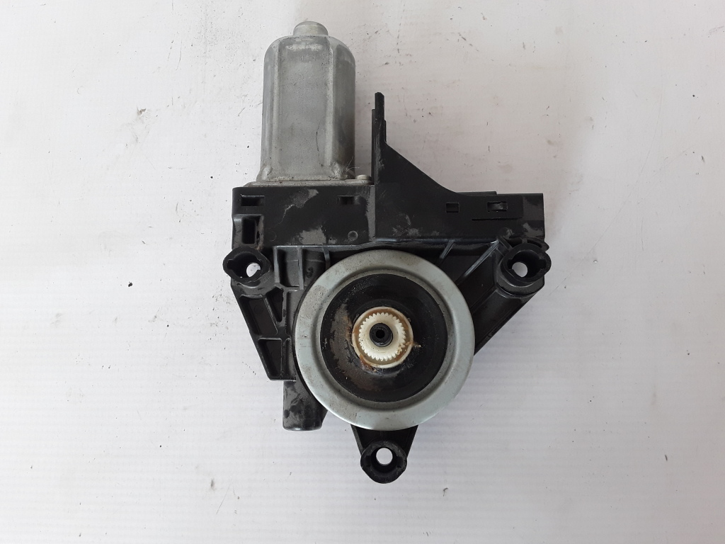 VOLVO XC60 1 generation (2008-2017) Front Left Door Window Regulator Motor 31253061 21080235