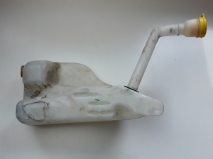 RENAULT Scenic (2009–2015) Front washer fluid reservoir 289100014R - 3