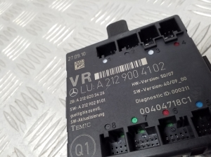 Mercedes Benz C-Class 204 (2007–2014) Front door control unit A2129004102 - 4