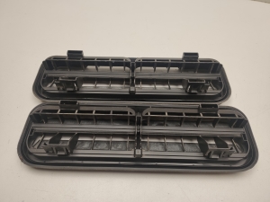 Mercedes Benz C-Class 205 (2014–2021) Tagumise poritiiva ventilatsioonivõre A2058301201 - 2