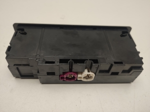 Mercedes Benz C-Class 205 (2014–2021) USB-pesa A2058200526 - 3