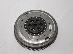   Clutch flywheel 